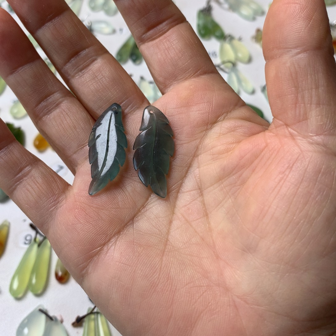 蛇纹石玉未镶嵌耳坠