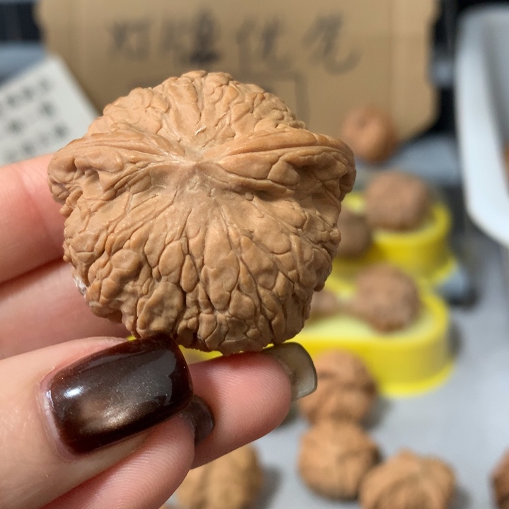 江***2吊坠文玩核桃异形单只， 有瑕疵