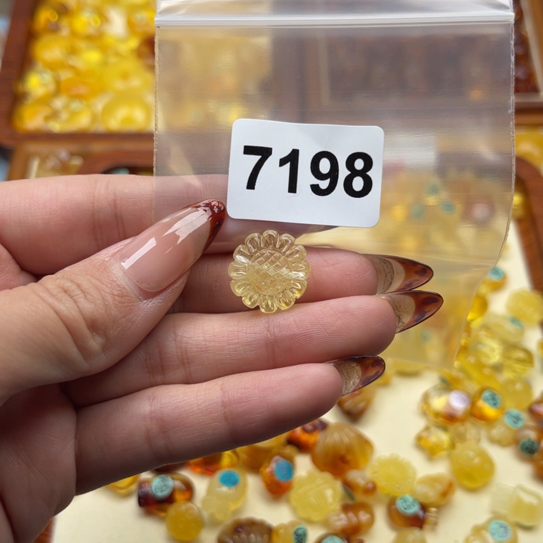 琥珀珠宝奇石未镶嵌