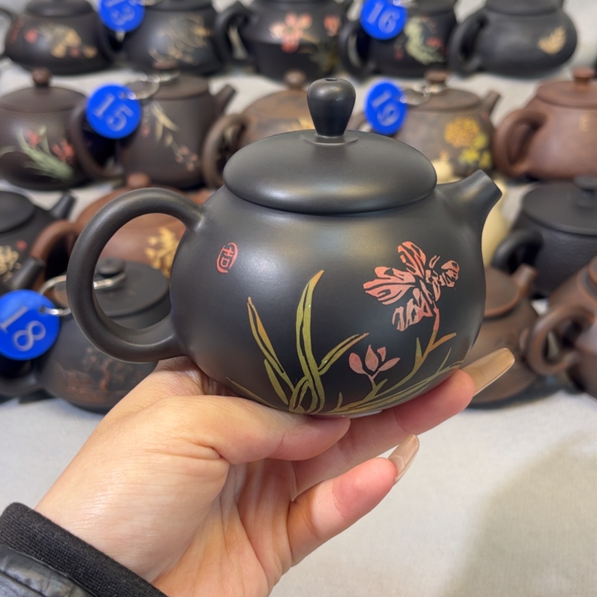 【闪购商品】红泥 微瑕 容量 210c c