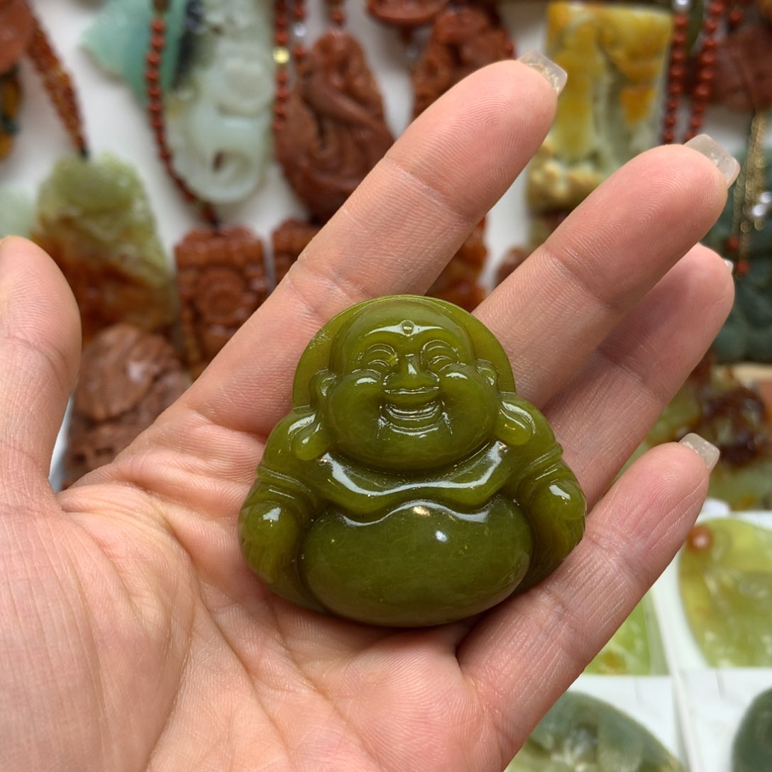 蛇纹石玉颈饰未镶嵌