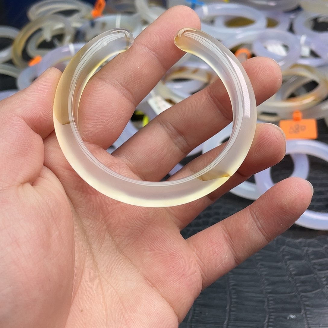 玛瑙/玉髓手镯未镶嵌56.2