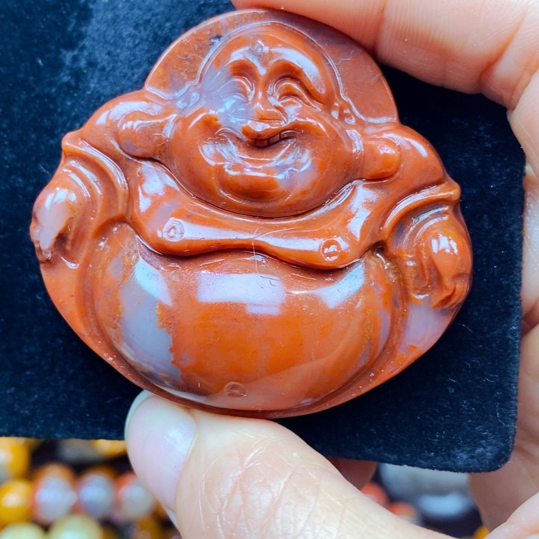 未镶嵌石英质玉（黄龙玉）颈饰