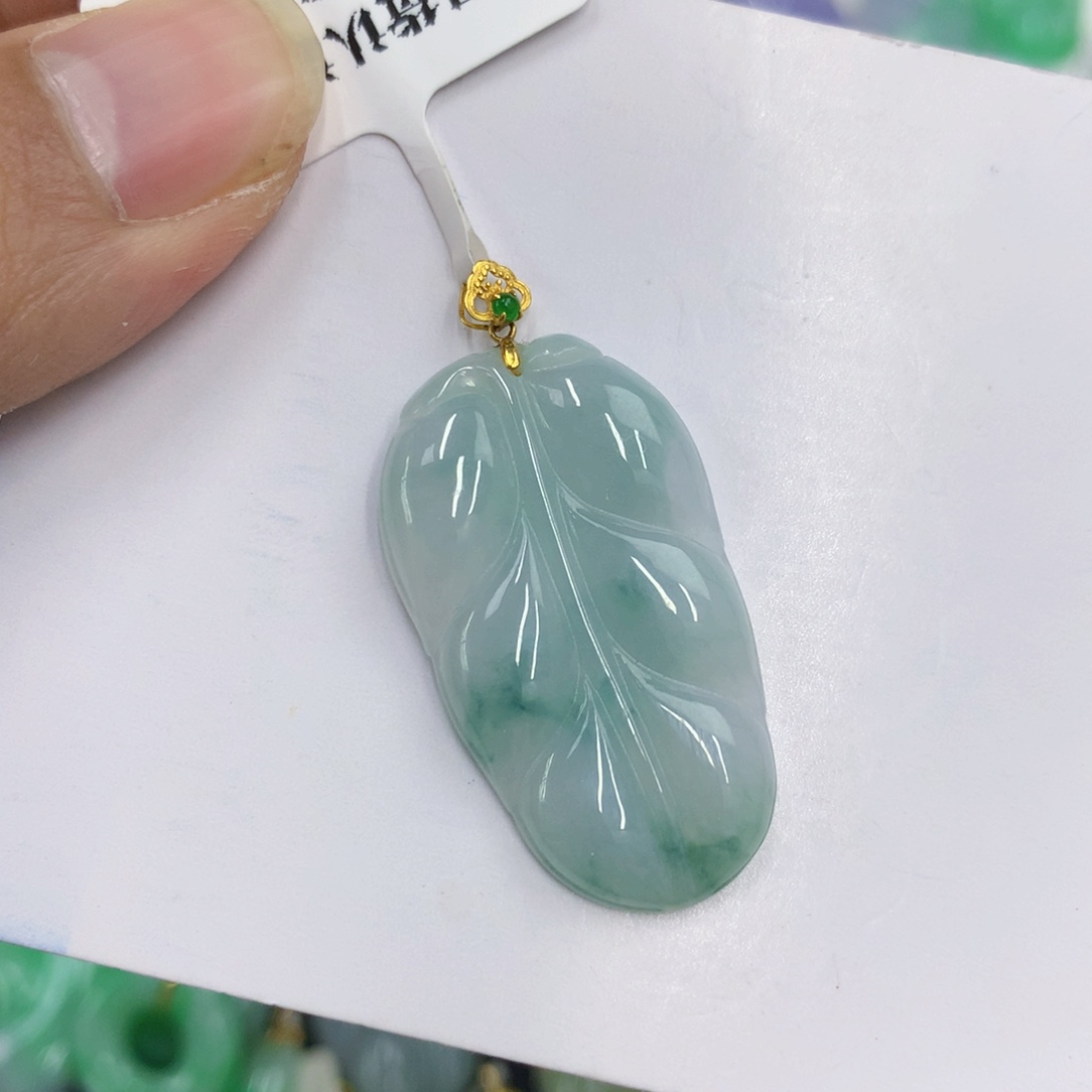 颈饰18K金镶嵌翡翠翡翠