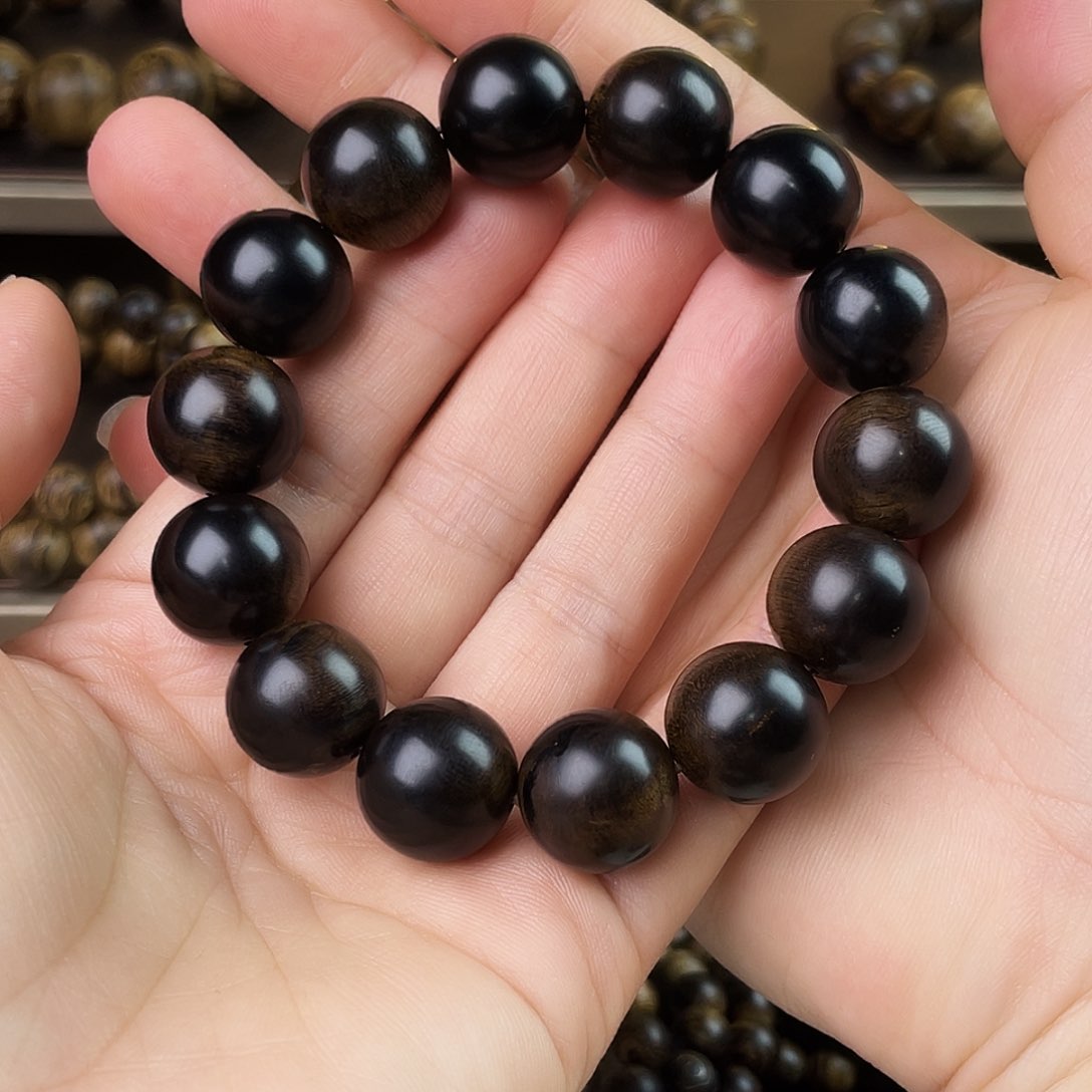 沉香手串韦*宝帝王紫棋玉化老料瘤疤1.6