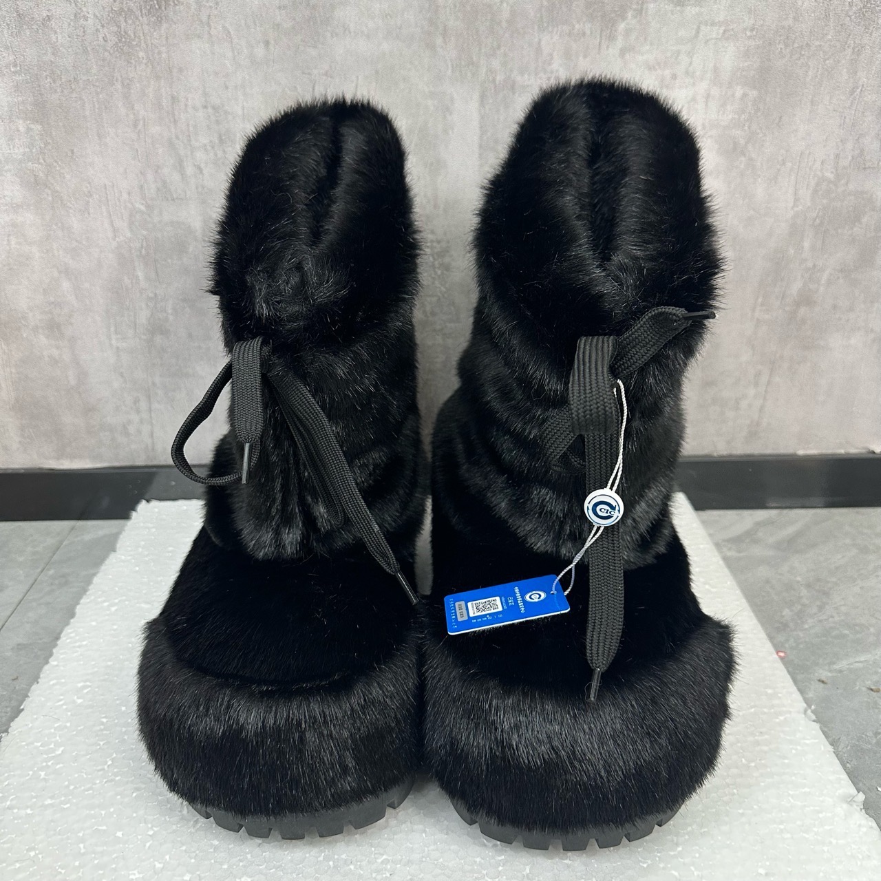 95新 Balenciaga/巴黎世家  雪地靴 马毛款 39-40