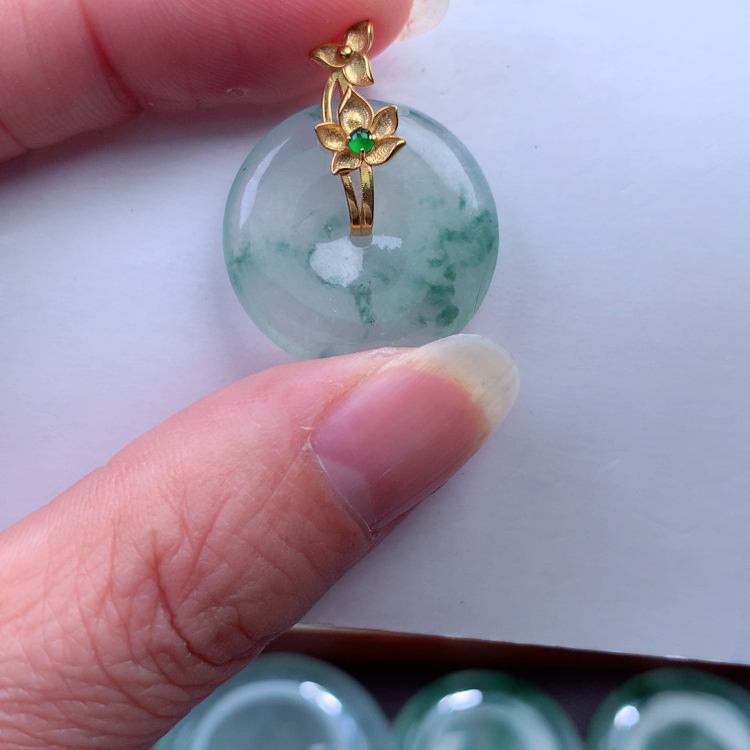 翡翠吊坠(不含链)18K金镶嵌