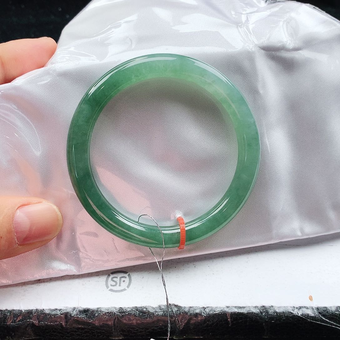 翡翠手镯未镶嵌天然翡翠手镯