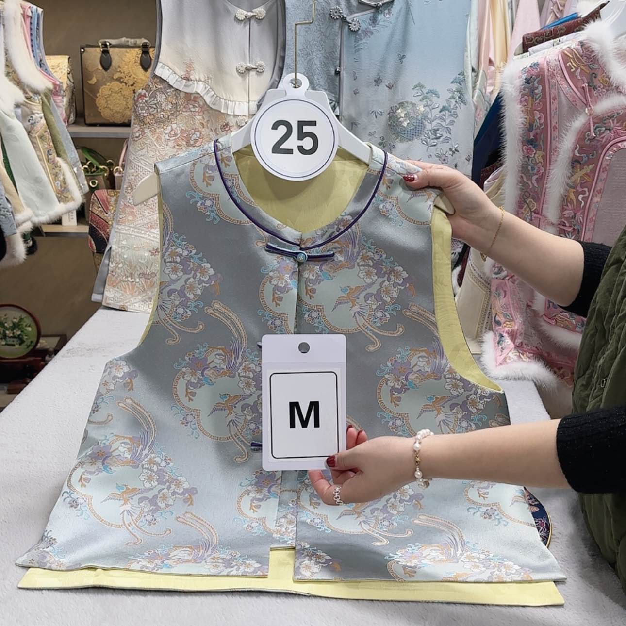 【闪购商品】织绣裴*英你妈妈男男女女男男女女