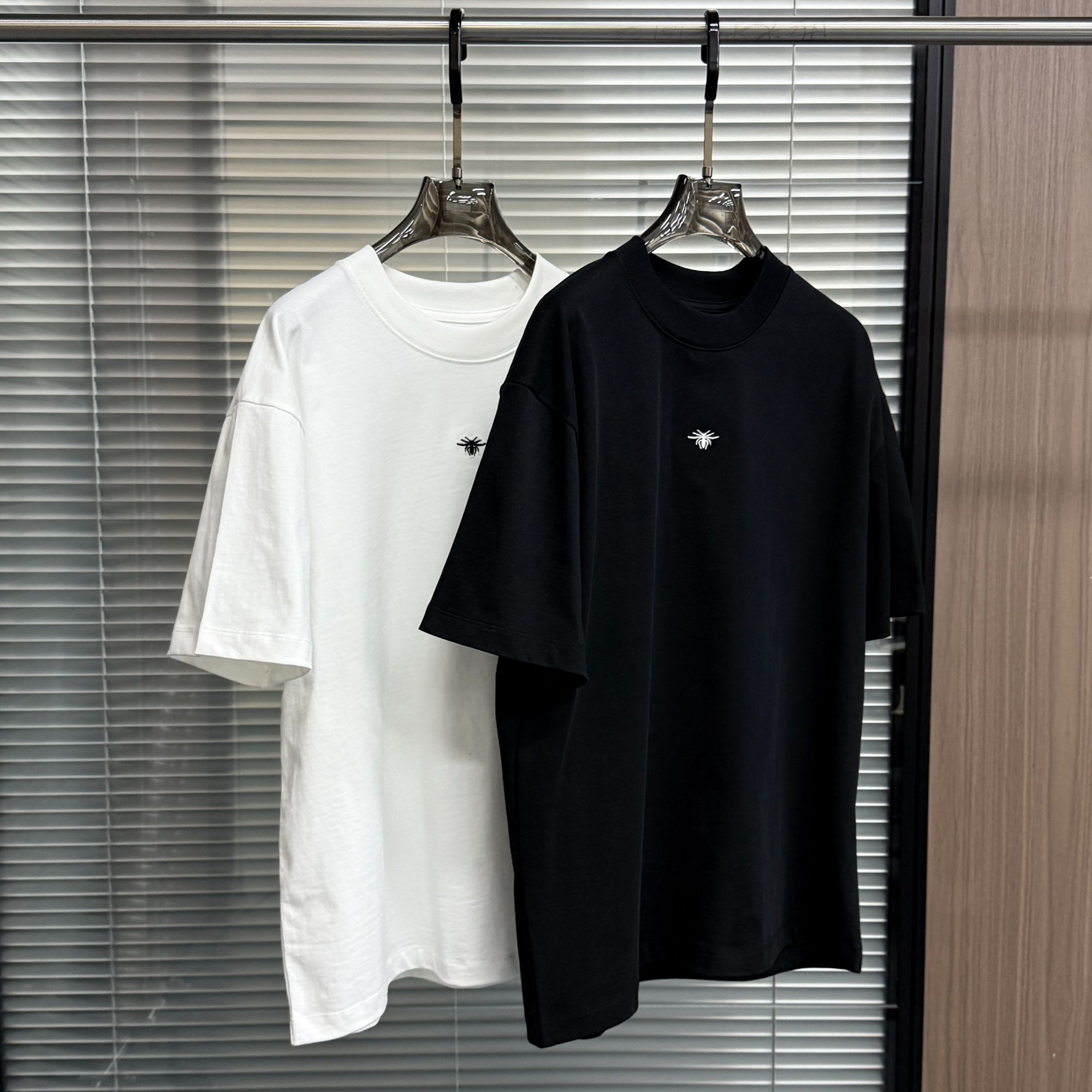 秋冬新款刺绣小蜜蜂时尚潮流百搭纯棉圆领宽松简约T恤短袖BTL012