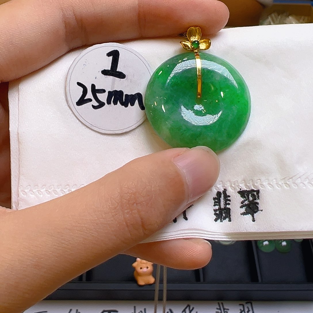 翡翠颈饰18K金镶嵌翡翠