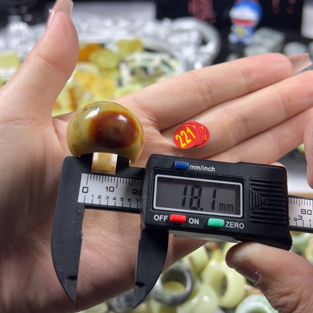 蛇纹石玉未镶嵌戒指