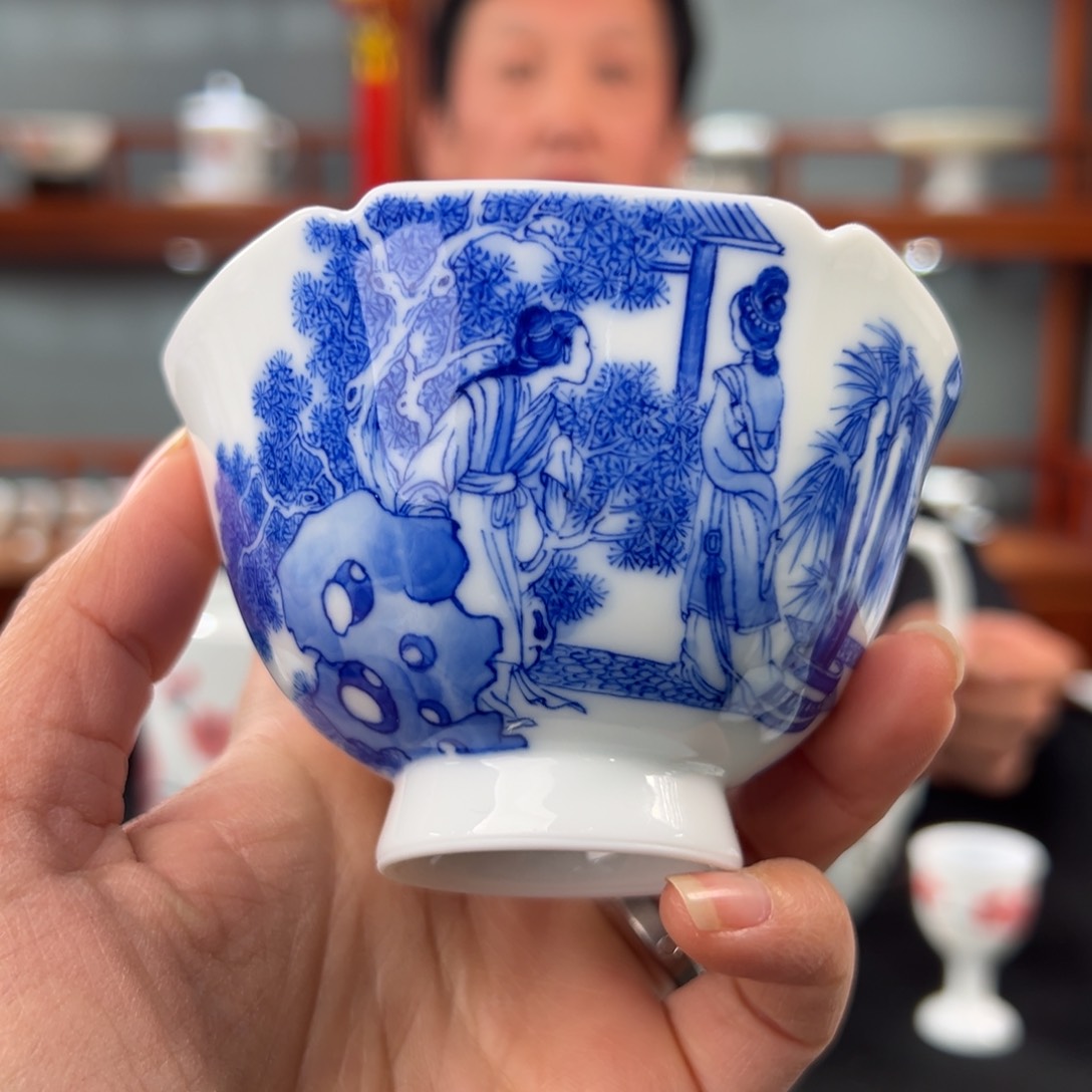 用****0柴窑青花人物西厢记葵口杯