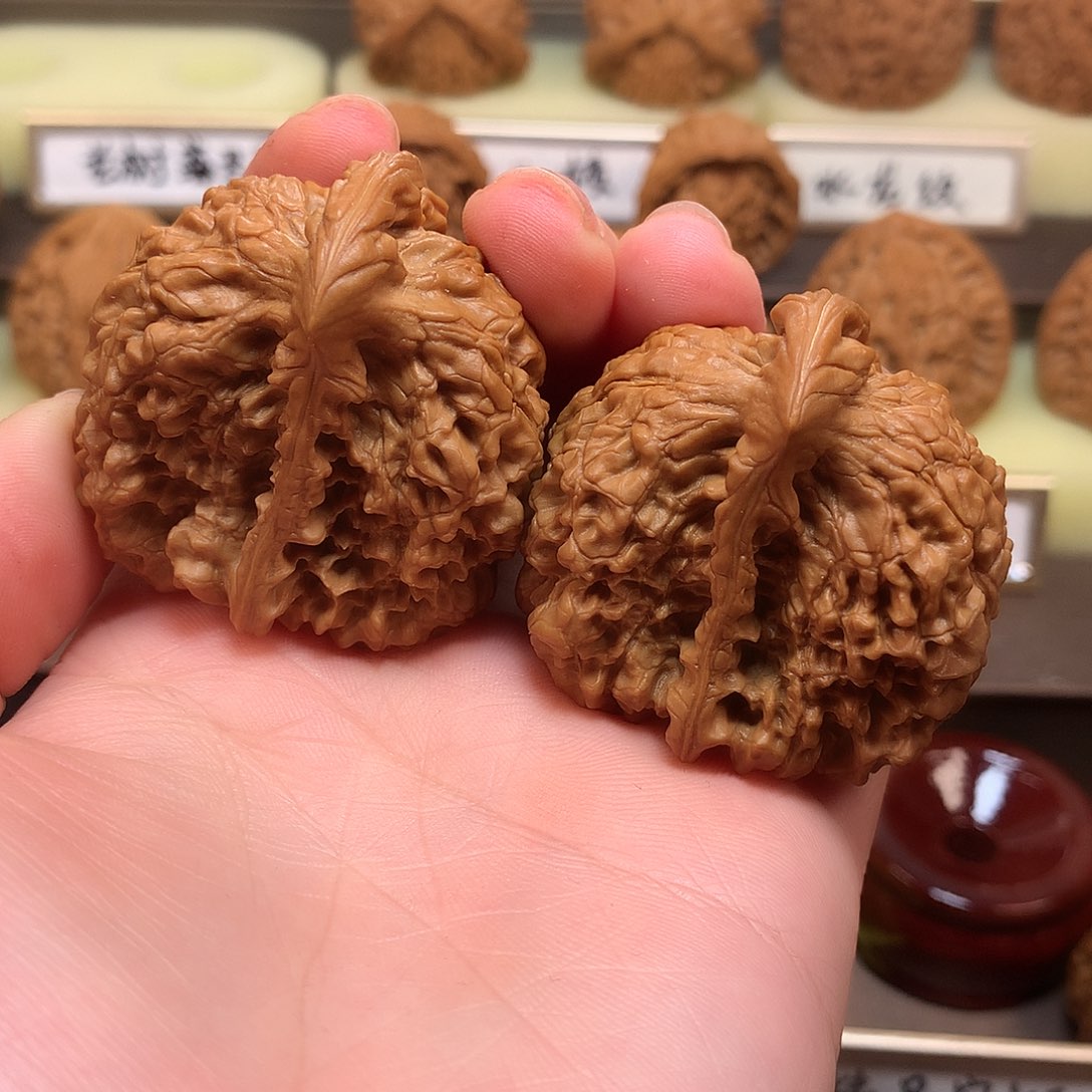 文玩核桃吊坠青*座山雕