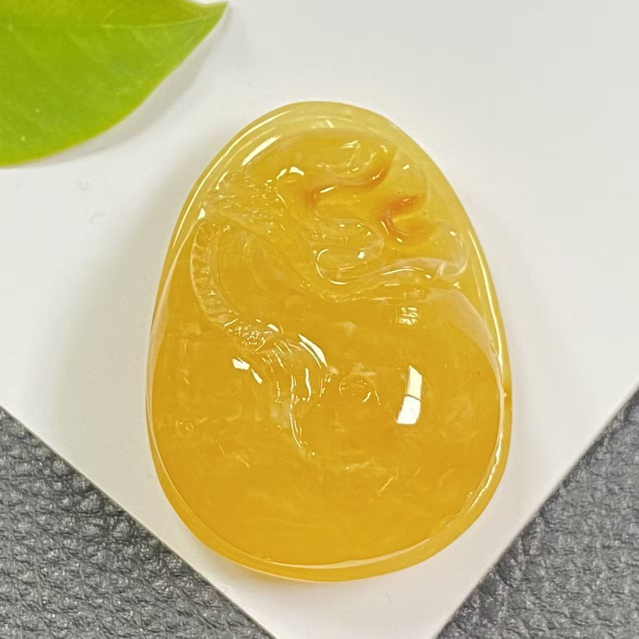 「戴琴珠宝」Q1056-蜜蜡雕刻件吊坠（多样性发其一）