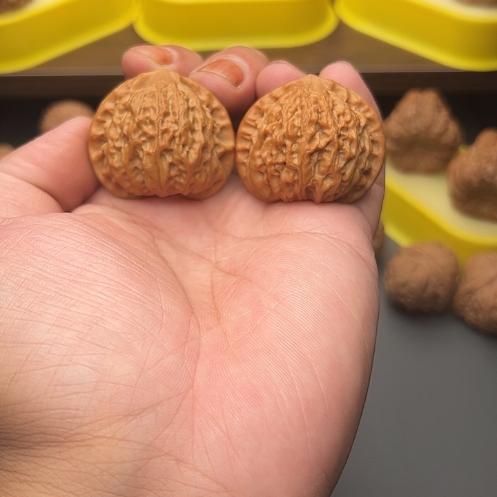 40尺精配头货桃心金牛
