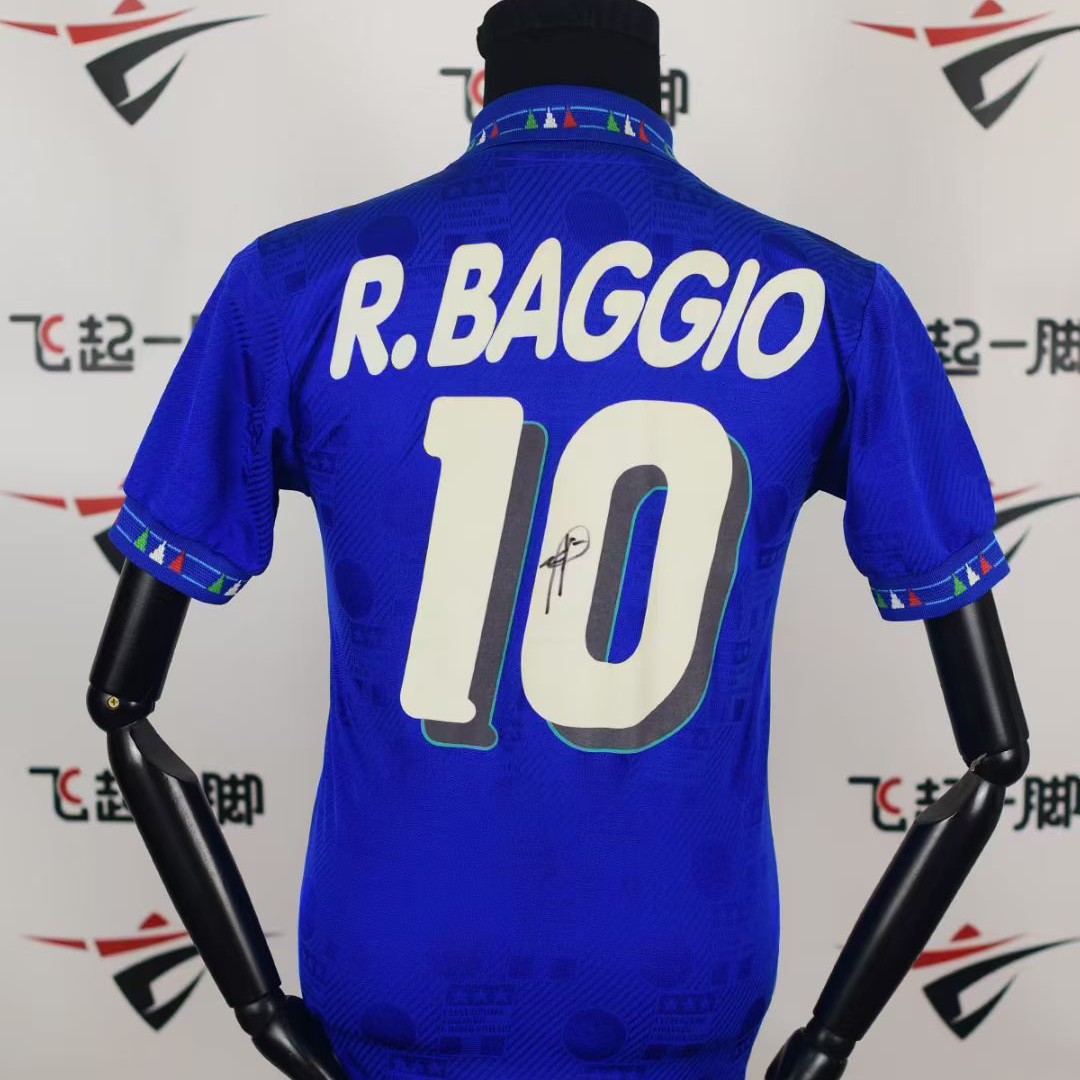 意大利1994世界杯主场球衣 巴乔亲笔签名 S码