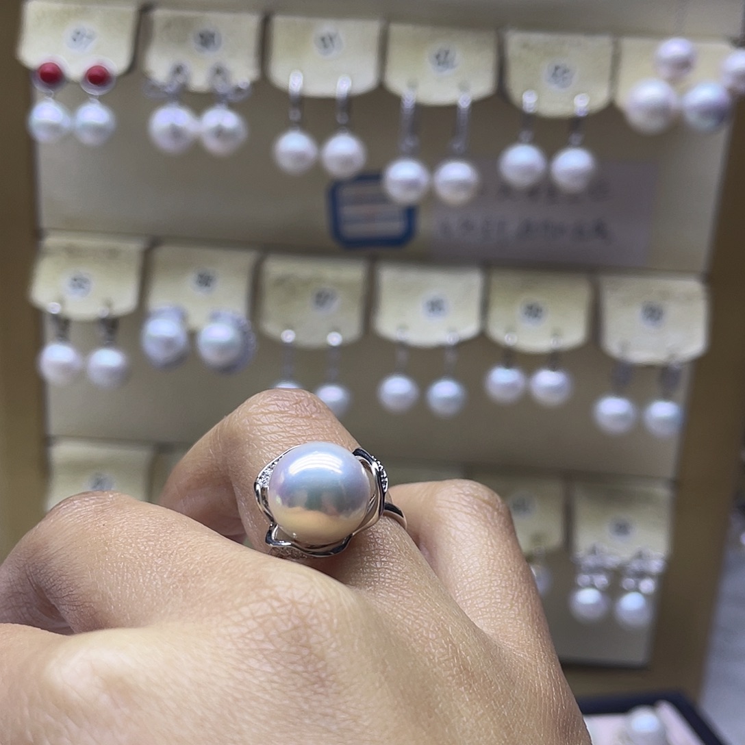 淡水珍珠银S925镶嵌耳饰