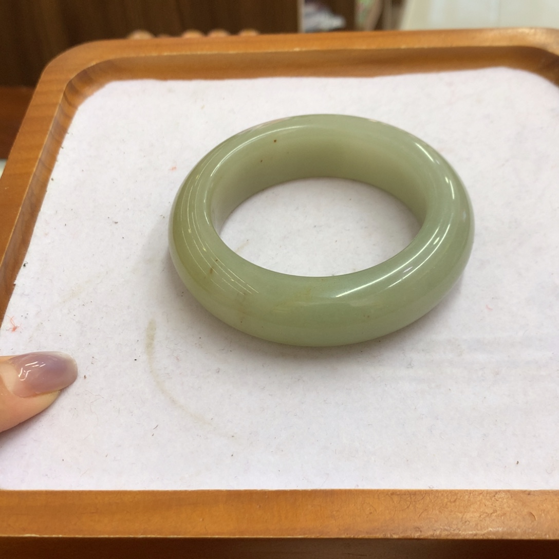 石英质玉未镶嵌手镯