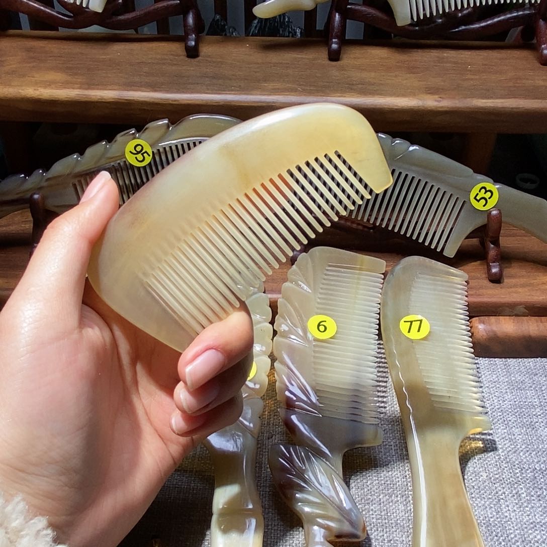 11 枫叶牛角梳牛角梳