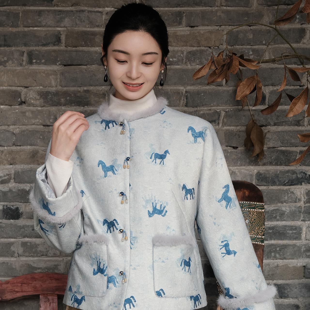 盛唐婧 | 新中式马上有钱纹丝毛夹棉外套-蓝色