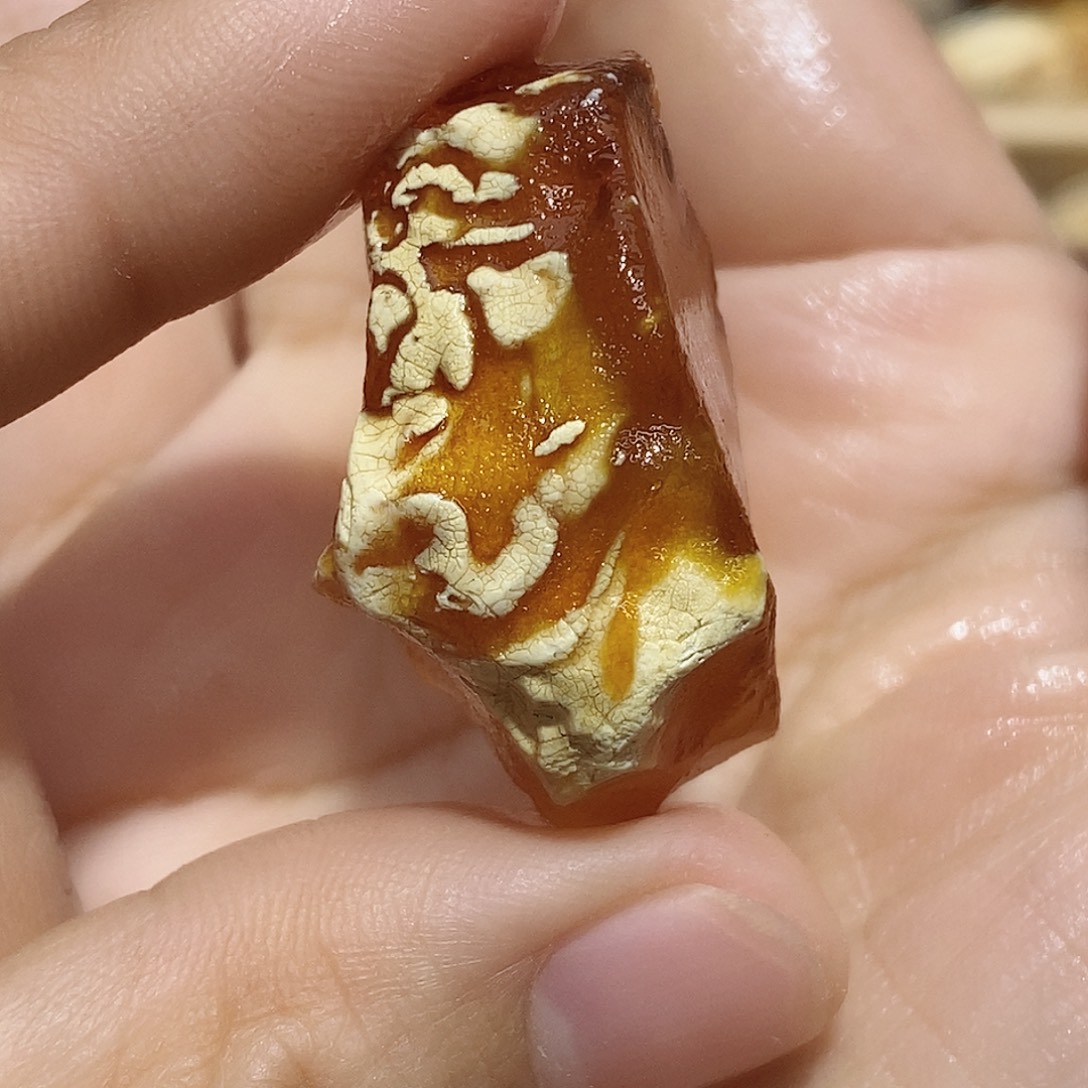 Y***e定制琥珀蜜蜡原石
