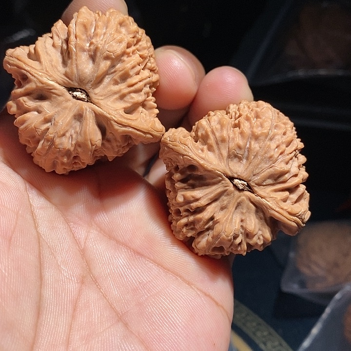 【闪购商品】文玩核桃吊坠無*绪南疆石
