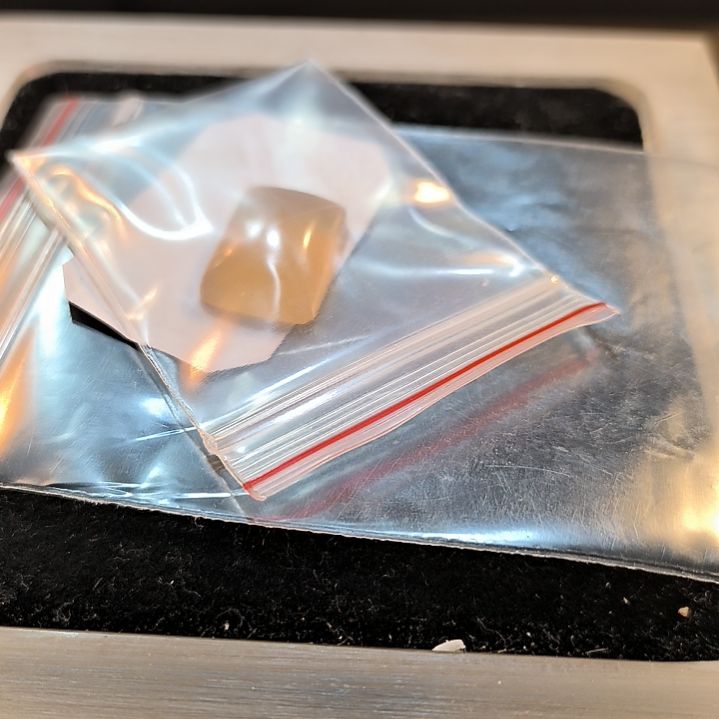 用***3石英岩玉未镶嵌戒面