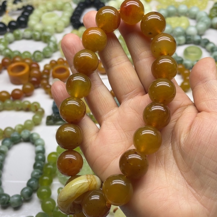 蛇纹石玉手持未镶嵌