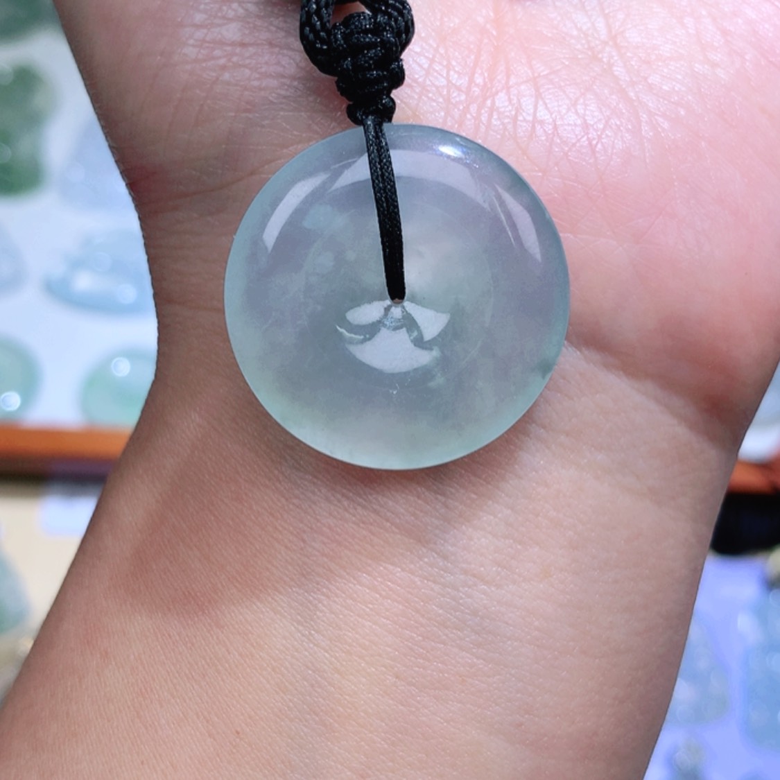 【闪购商品】翡翠颈饰未镶嵌平安扣