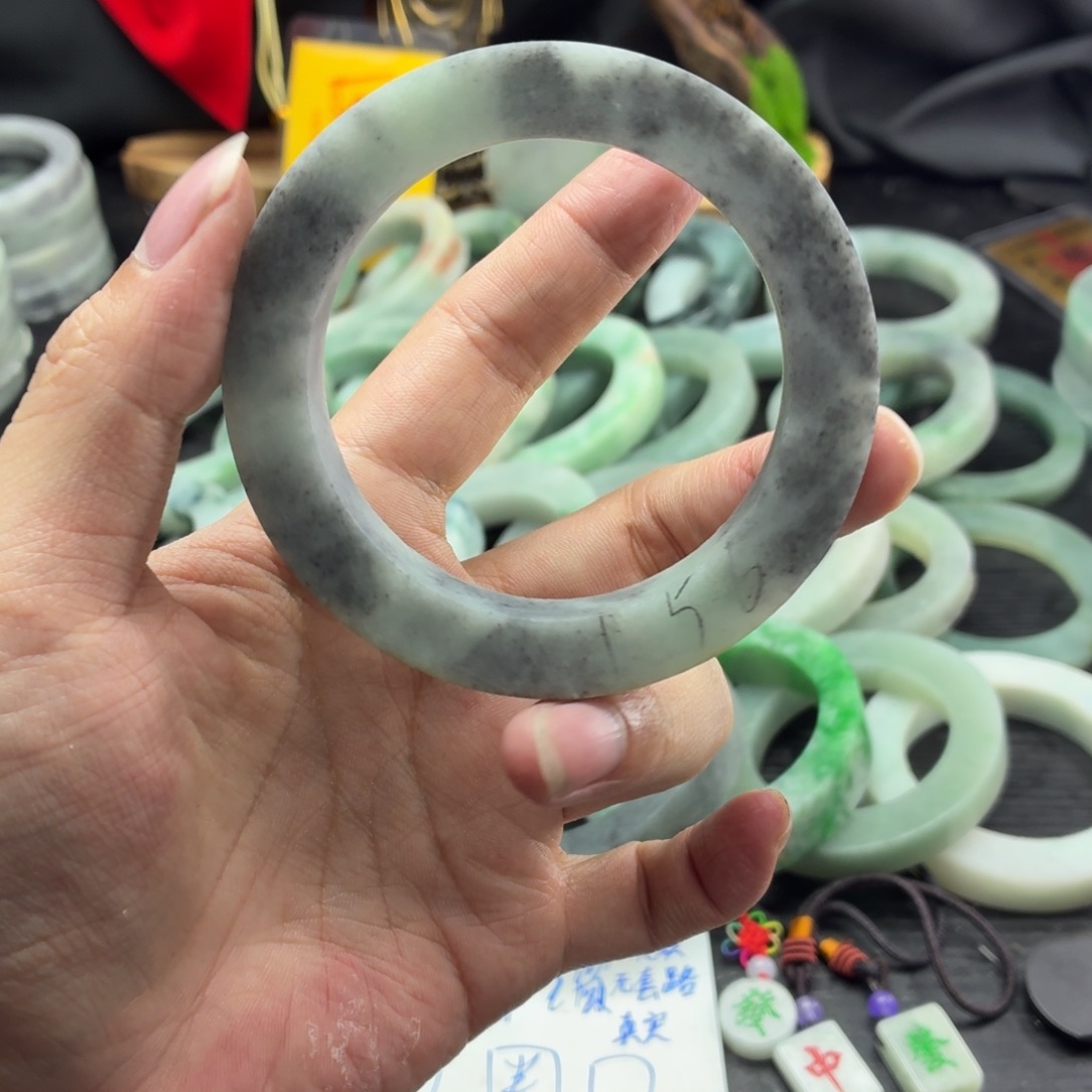 定制翡翠未镶嵌天然翡翠A货毛胚手镯定制