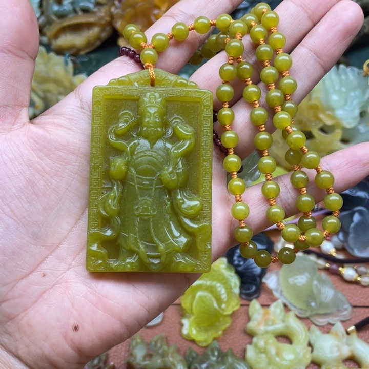 蛇纹石玉未镶嵌吊坠