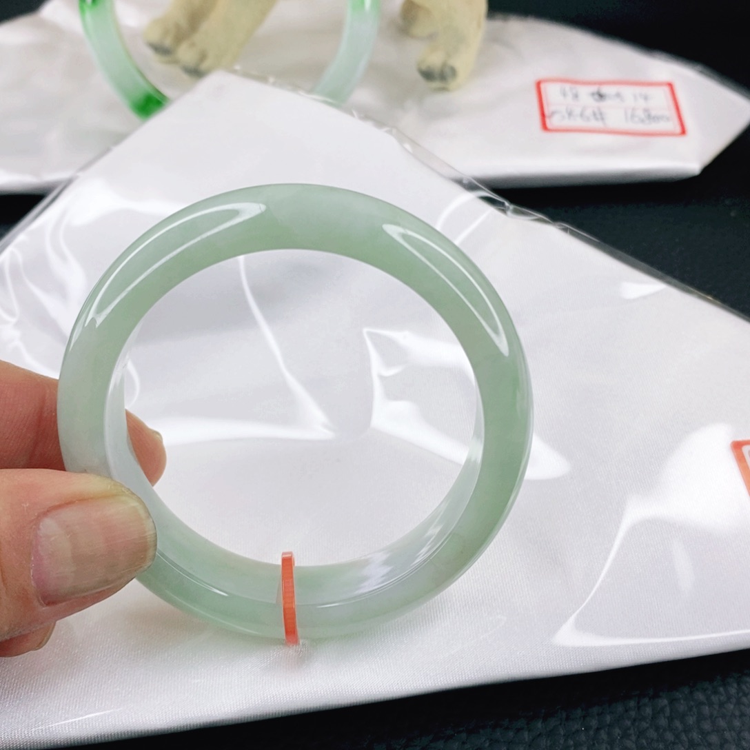 翡翠手镯未镶嵌正圈53.6