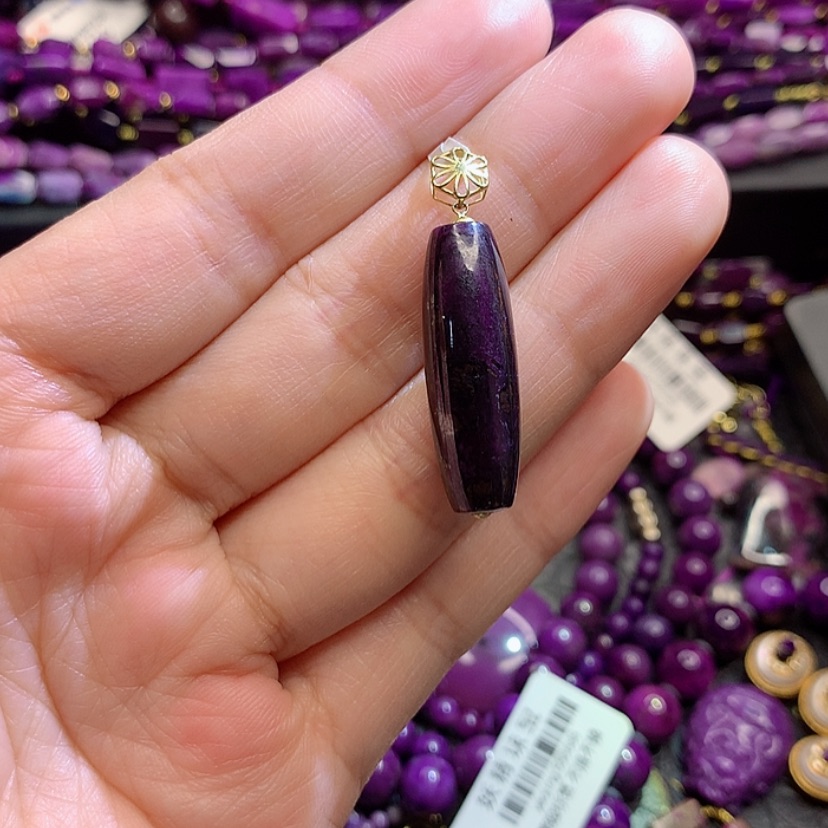 【闪购商品】18K金镶嵌苏纪石（舒俱来）吊坠