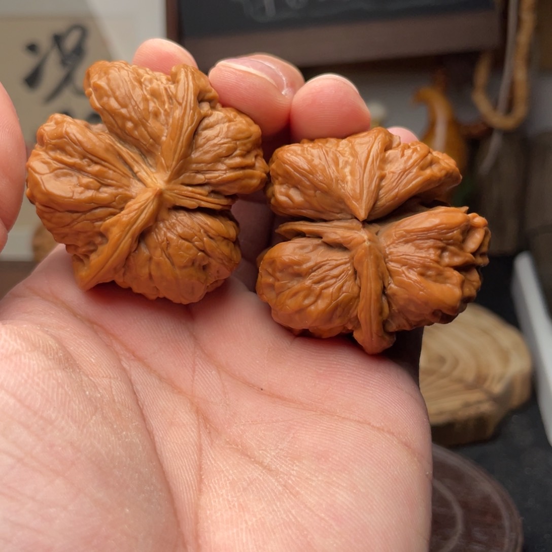 文玩核桃把件蛤蟆头连体