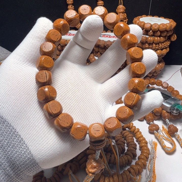 桃核雕刻六方手持