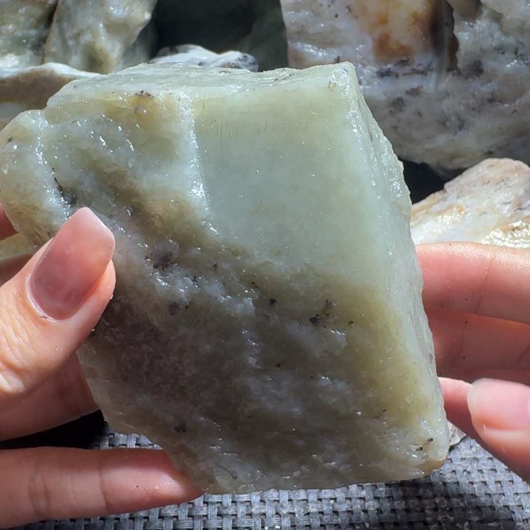 和田玉（糖玉）未镶嵌颈饰