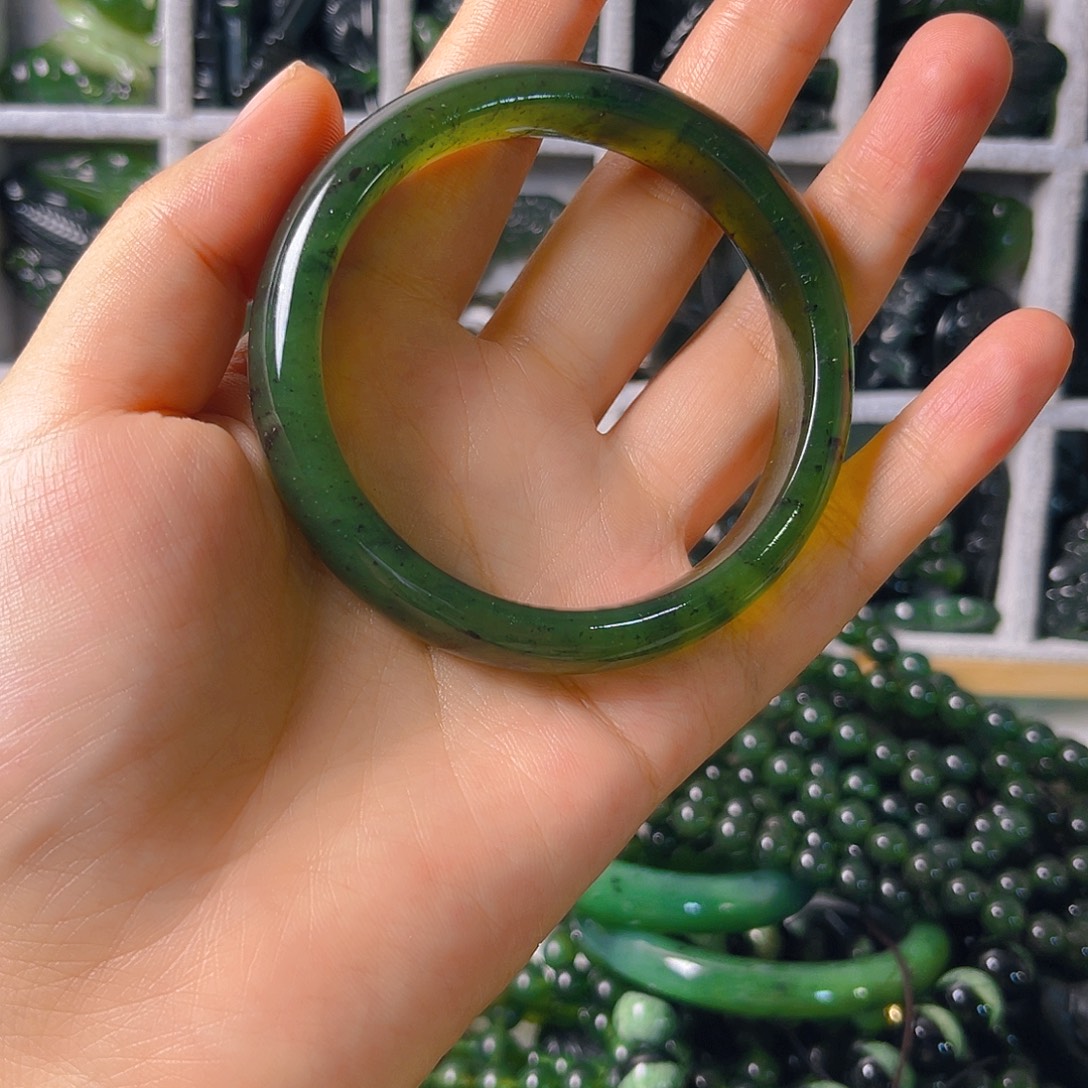 张***货未镶嵌蛇纹石玉手串