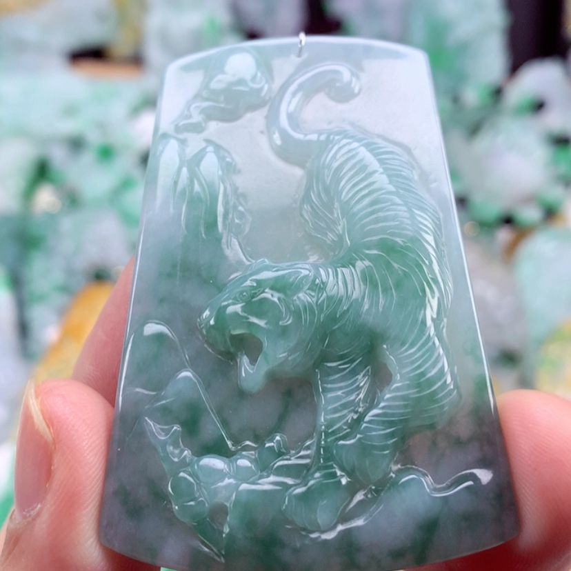 【闪购商品】翡翠吊坠(不含链)未镶嵌