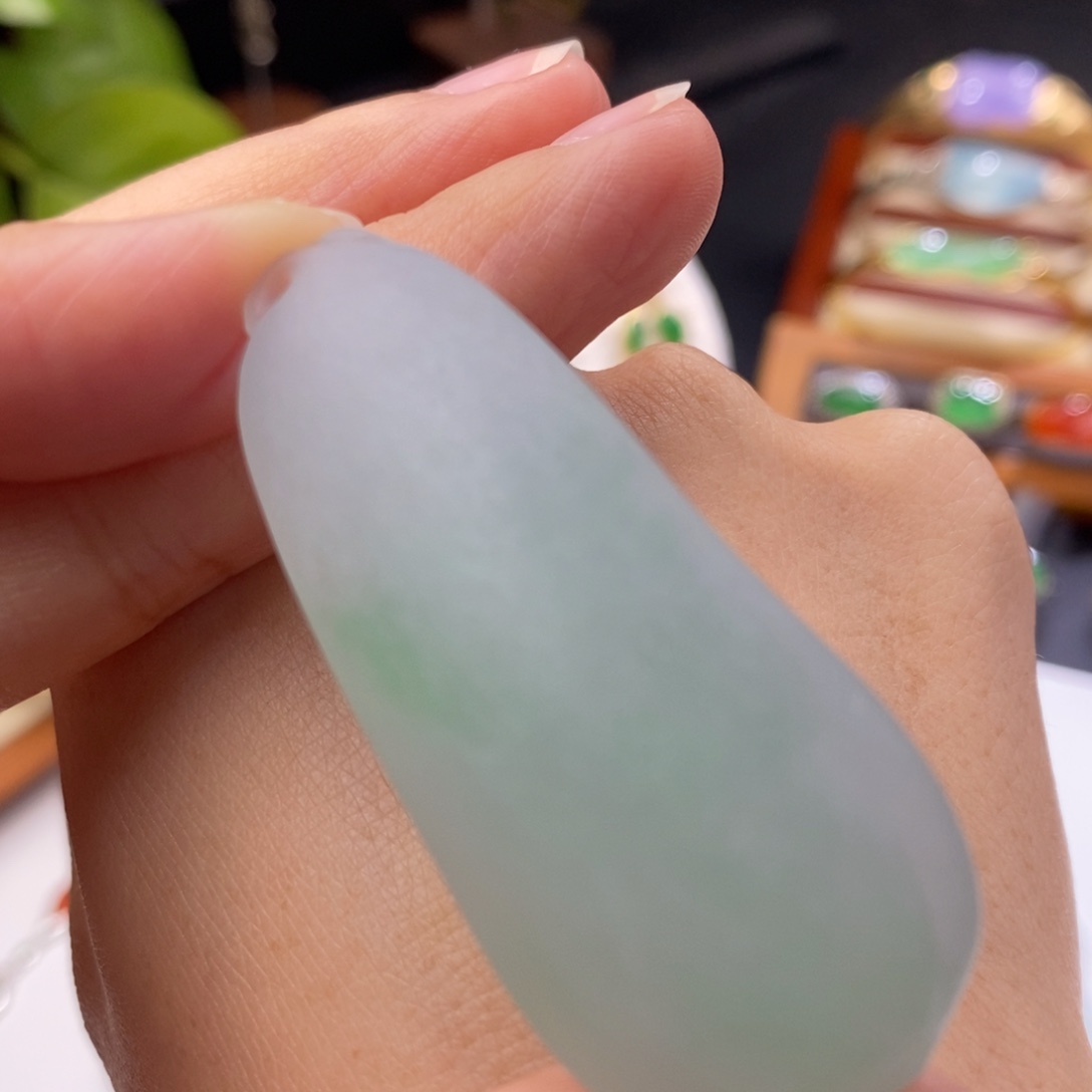 定制翡翠未镶嵌吊坠
