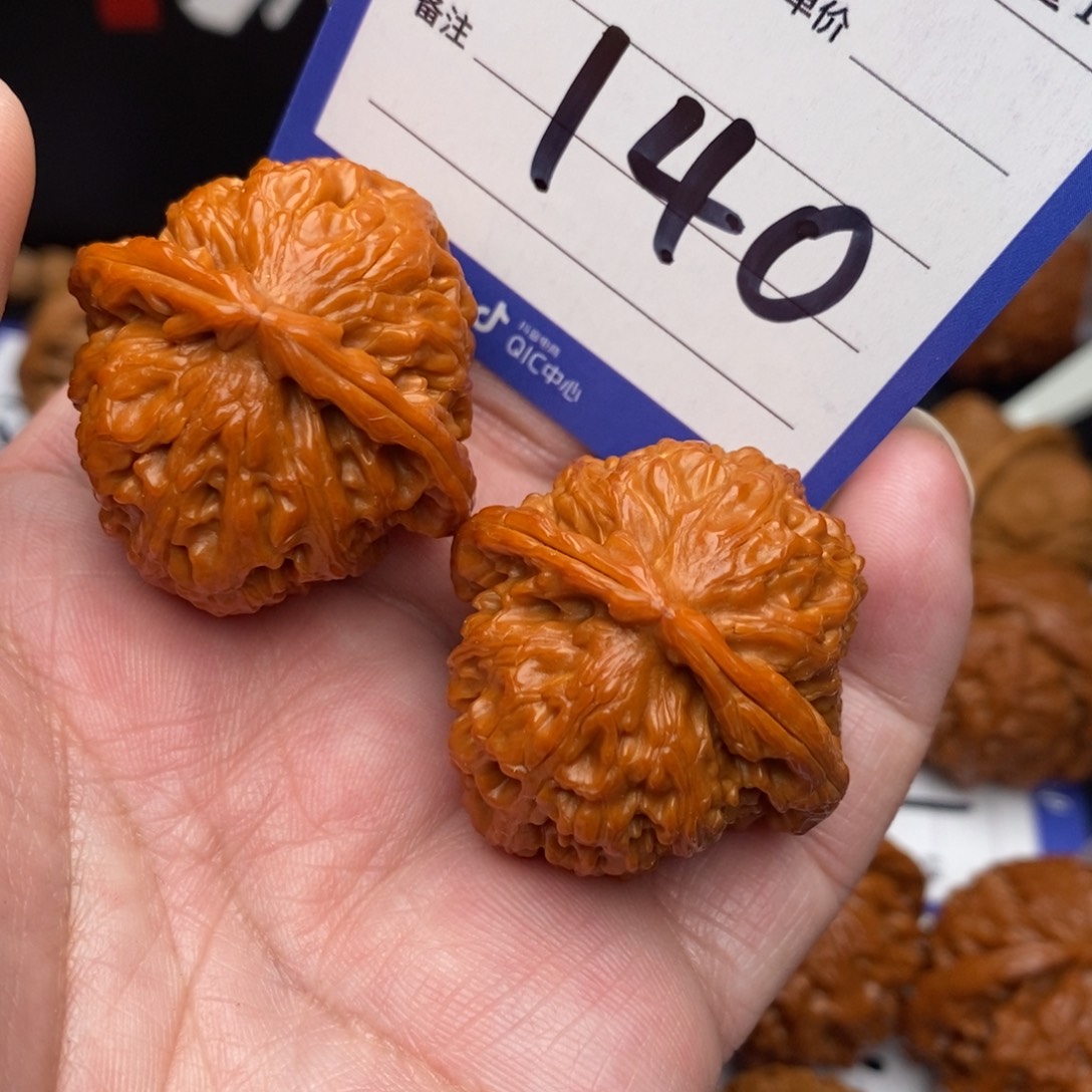 把件桃核白狮子36mo