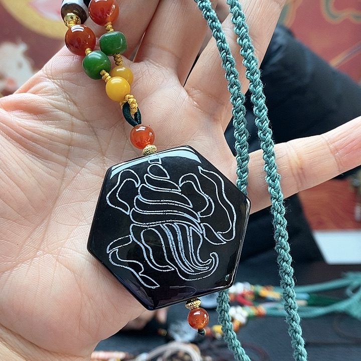 玛瑙/玉髓颈饰合金