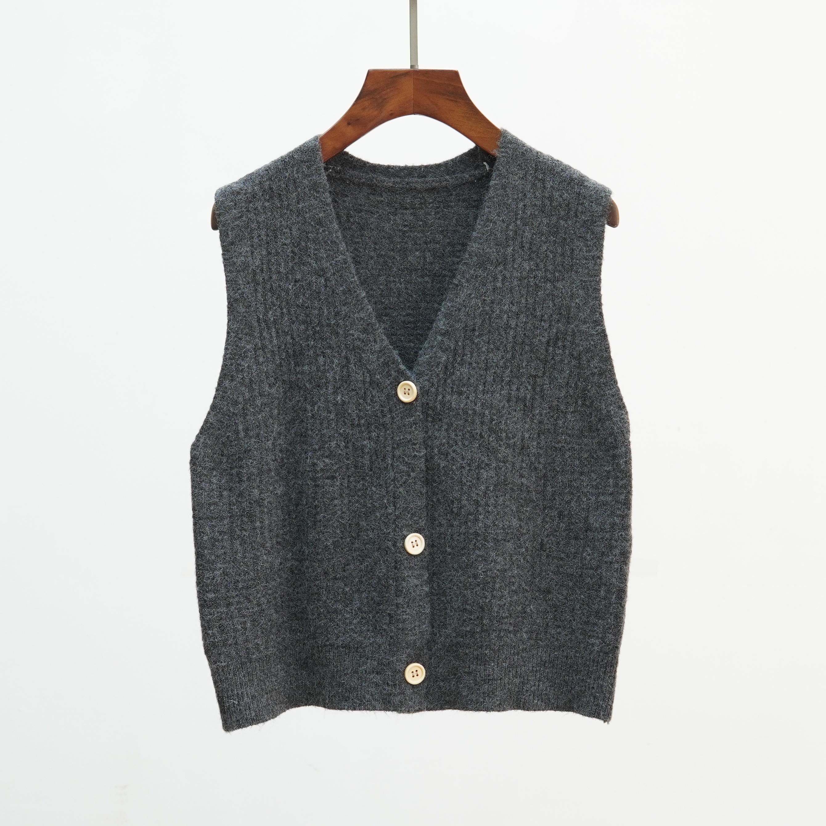 404 2025春秋新款显瘦叠穿纯色针织马甲背心坎肩短款女士毛衣马夹