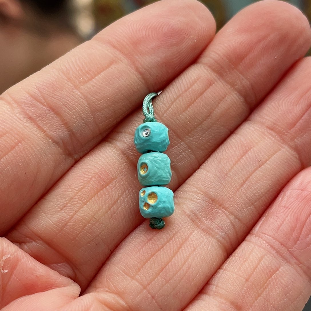 绿松石颈饰未镶嵌