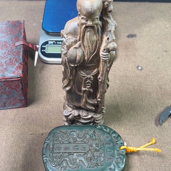 精品摆件工艺品等