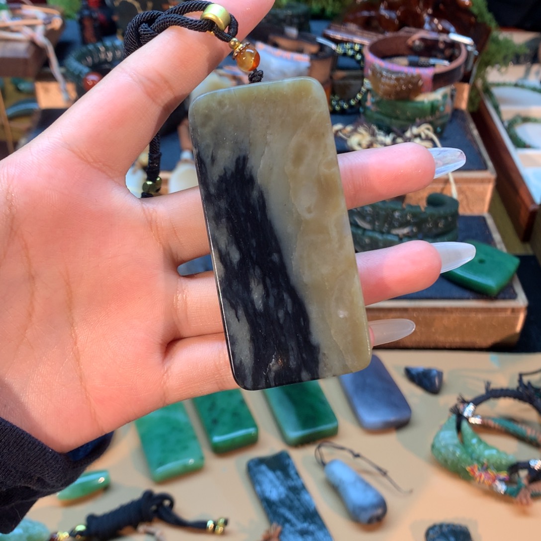 和田玉（糖玉）未镶嵌挂件