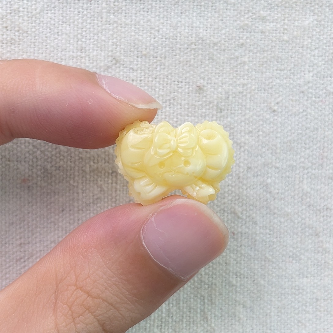 琥珀未镶嵌珠宝奇石蝴蝶结兔兔