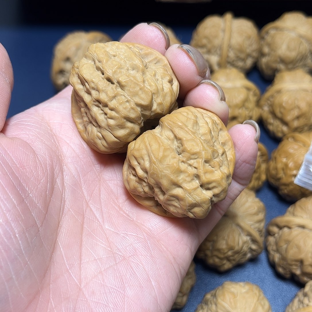 文玩核桃吊坠哇啊