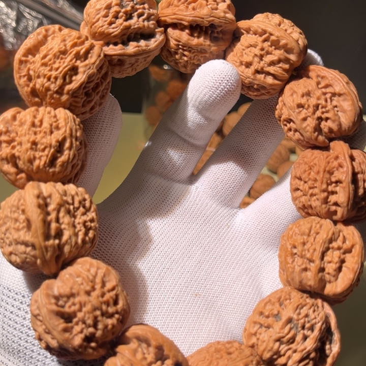 手串文玩核桃…………15