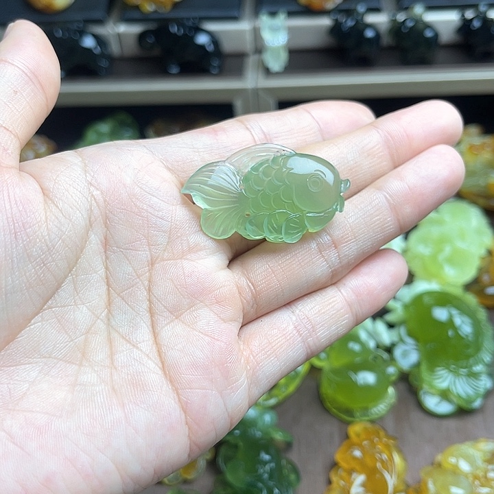 蛇纹石玉颈饰未镶嵌清*